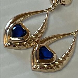 Vintage 14k Italy Yellow Gold Natural Blue Sapphire Dangle  Lever back 1.3 CT